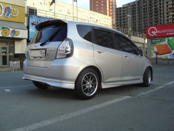 Накладки на пороги "Modulo" Honda Fit купить недорого с доставкой в Тихвин