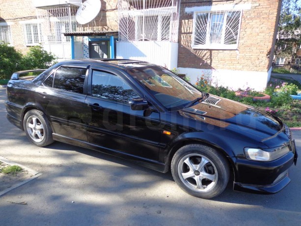 Накладки на пороги "Euro-R" Honda Accord/Torneo (Кузова CF3, CF4, CF5) купить недорого с доставкой в Тихвин